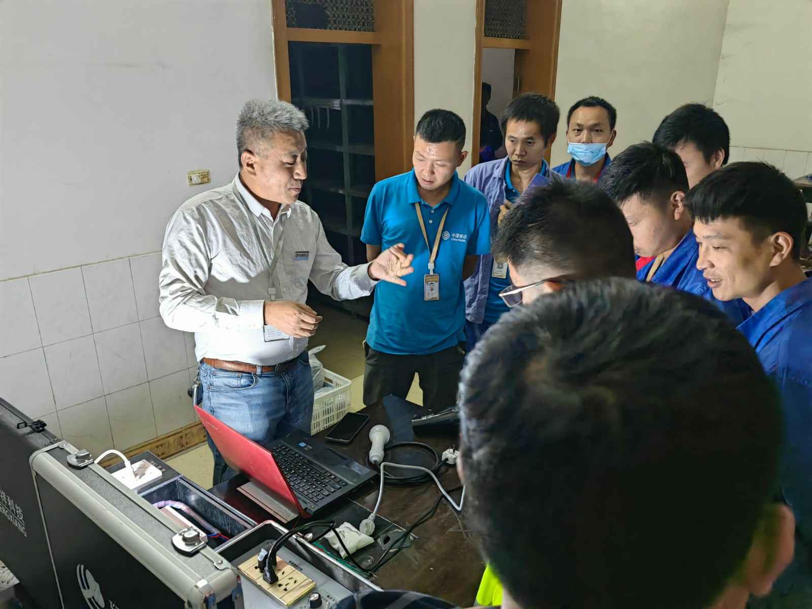 上海弘文临床研究服务有限公司为中移铁通有限公司安全用电培训